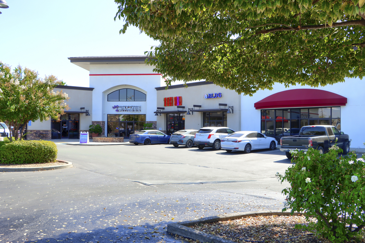 https://www.terracevalleysprings.com/wp-content/uploads/2026/10/parkinglotview2-jpg.jpg